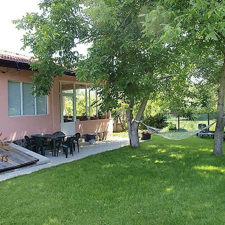 Nadya Holiday Home Krapets  Eksteriør bilde