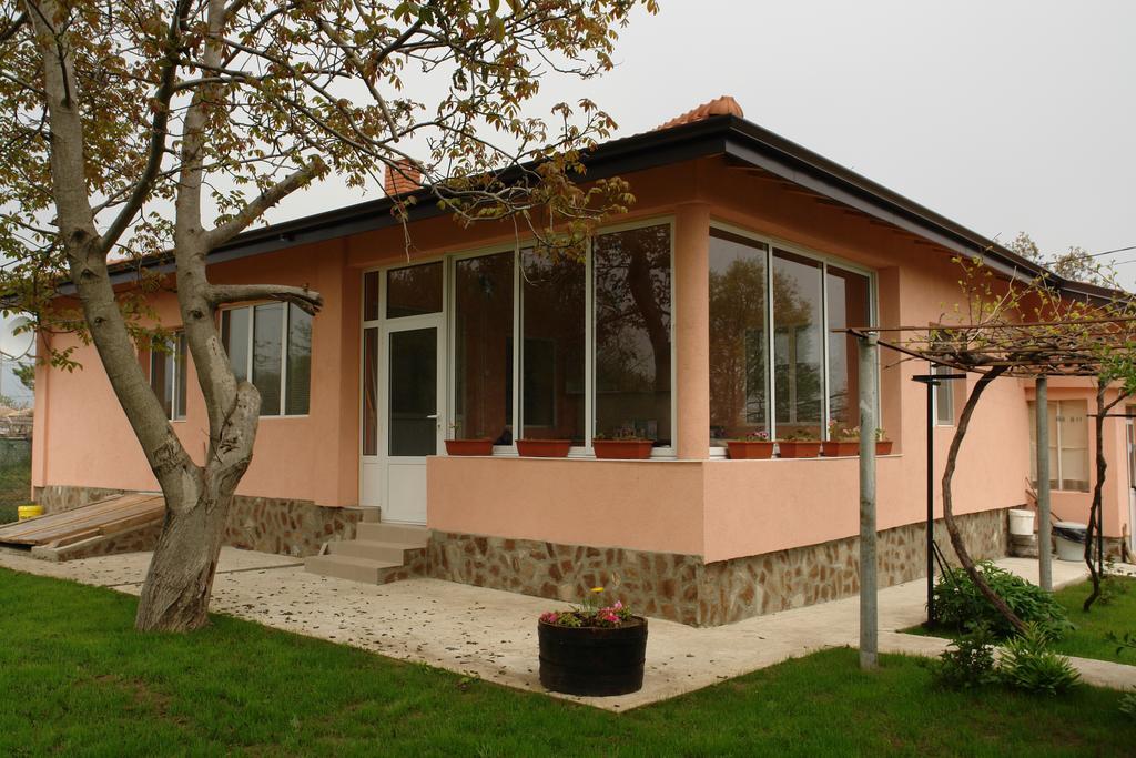 Nadya Holiday Home Krapets  Eksteriør bilde